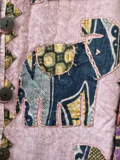 Gulabi Haathi Detail 2